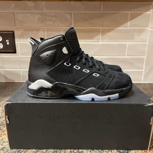 JORDAN 6-17-23 Black/Black/Metallic silver MENS size 8 - Picture 6 of 7